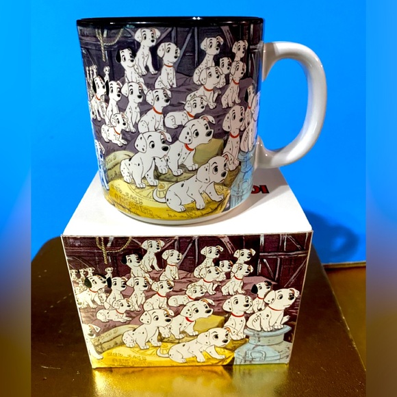 WALT DISNEY’S CLASSIC 101 DALMATIANS 90’s NWT DISNEY STORE EXCLUSIVE CERAMIC MUG - Picture 1 of 14
